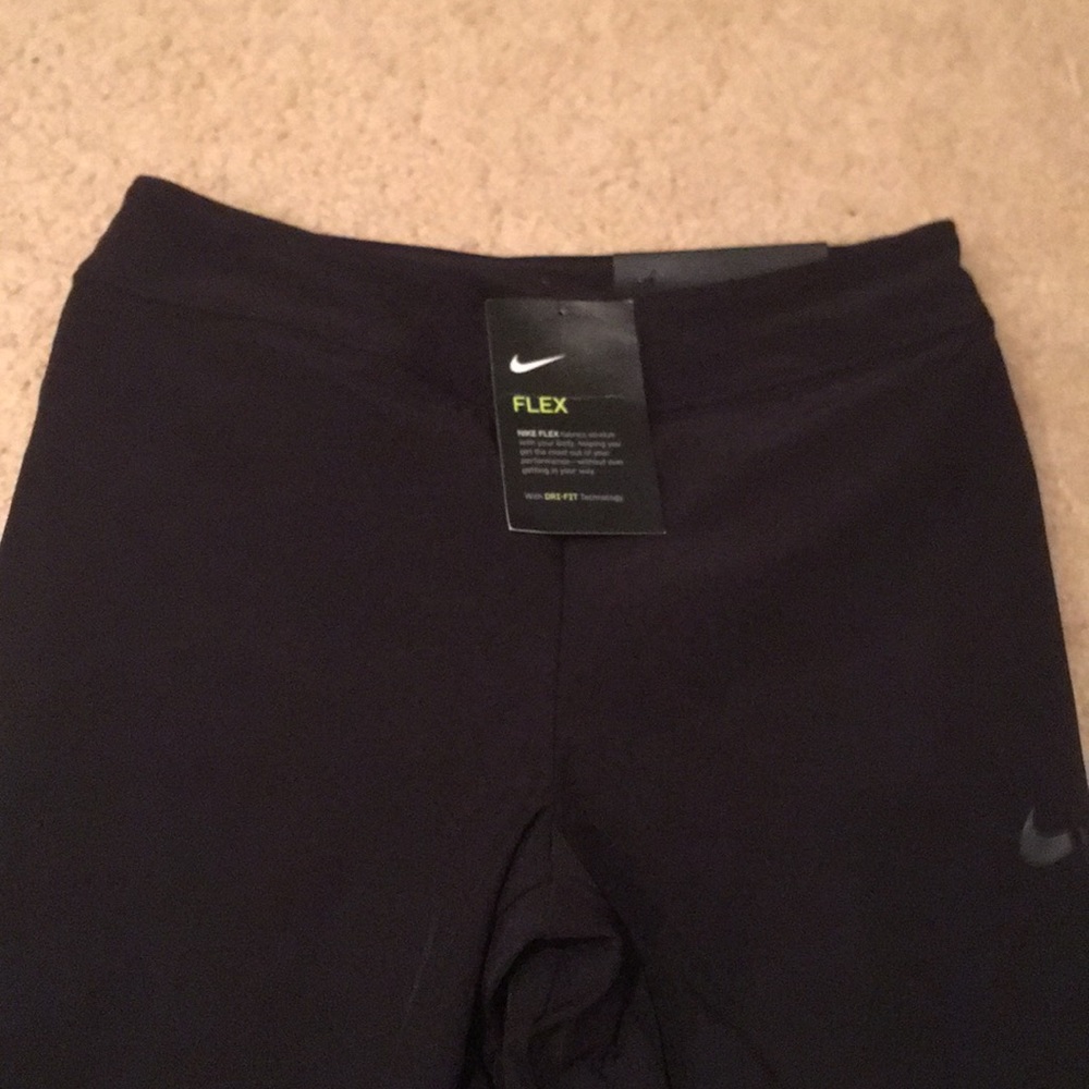 NWT Nike woman Nike Flex training pants